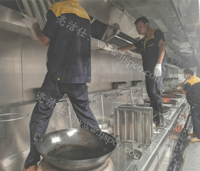 深圳布吉部隊食堂油煙機清洗現(xiàn)場勘察(圖1) 深圳布吉部隊食堂油煙機清洗現(xiàn)場勘察(圖1)